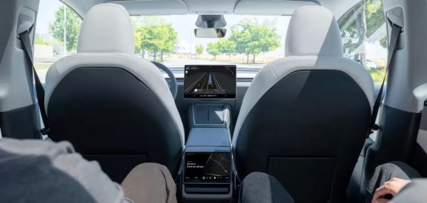 ja-staralsja-ne-sojti-s-uma-rukovoditel-podrazdelenija-bespilotnyh-avtomobilej-tesla-opisal-pugajushhie-uslovija-testirovanija-robotaksi-4e77276.png