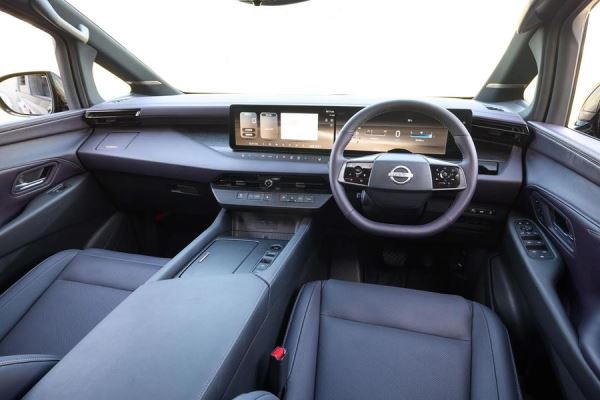 proshhaj-toyota-alphard-predstavlen-sovershenno-novyj-nissan-elgrand-gibridnaja-sistema-polnyj-privod-adaptivnaja-podveska-i-osobo-komfortnyj-sal-f72fcc4.jpg