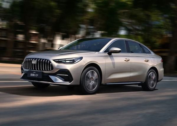 u-geely-pojavilsja-semejnyj-gibridnyj-sedan-kotoryj-mozhno-zapravljat-i-benzinom-i-spirtom-v-ljubyh-proporcijah-aa91ab9.jpg